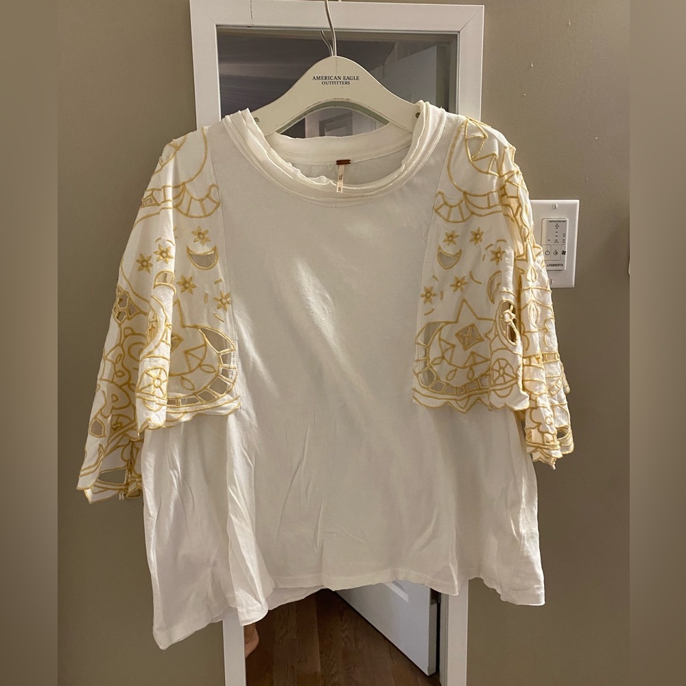 Free people cut out sleeve tee XL